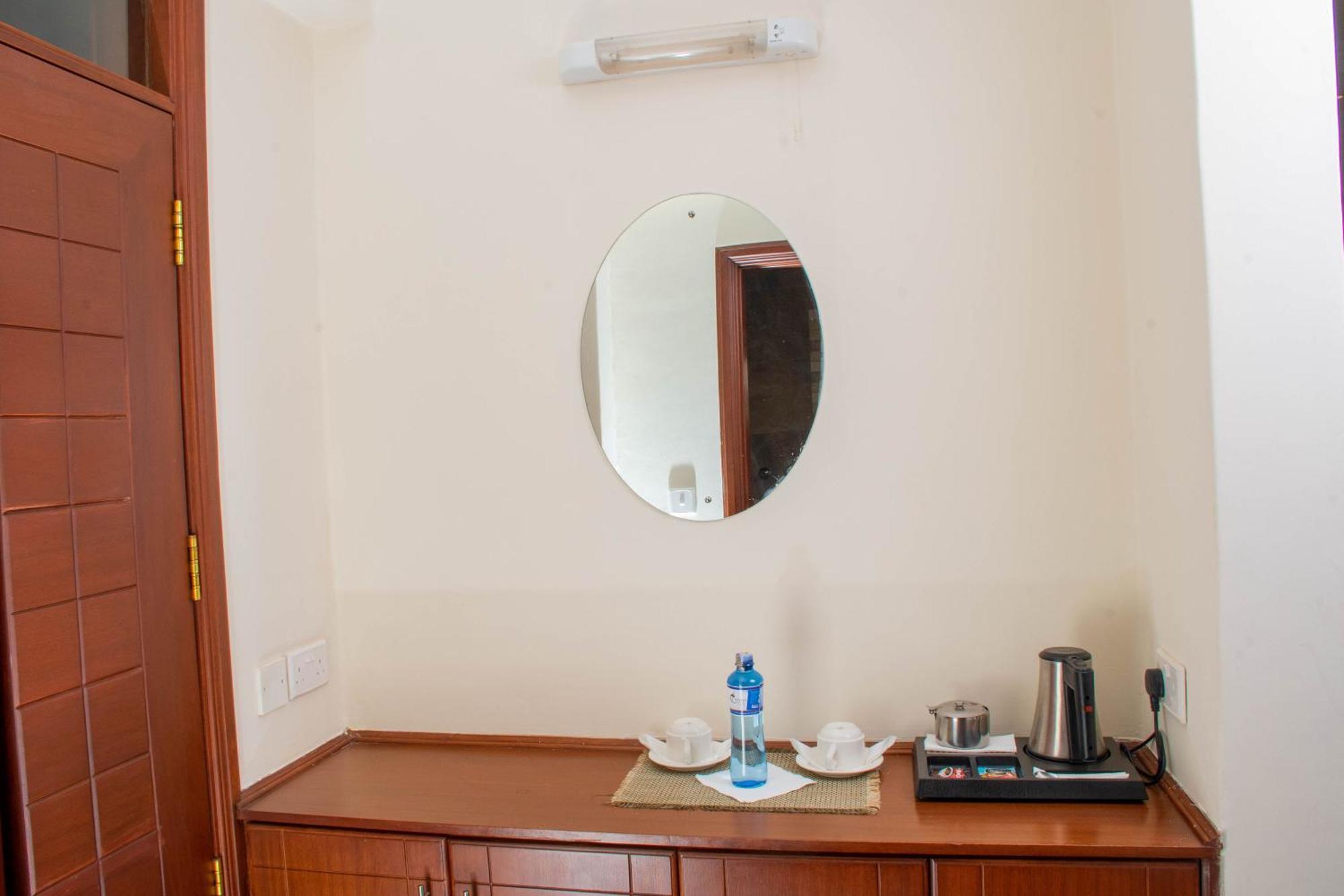 Cranes Suites Hotel Kitale Eksteriør billede