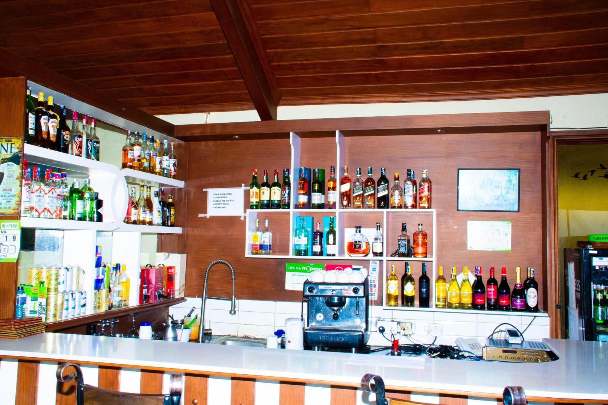 Cranes Suites Hotel Kitale Eksteriør billede